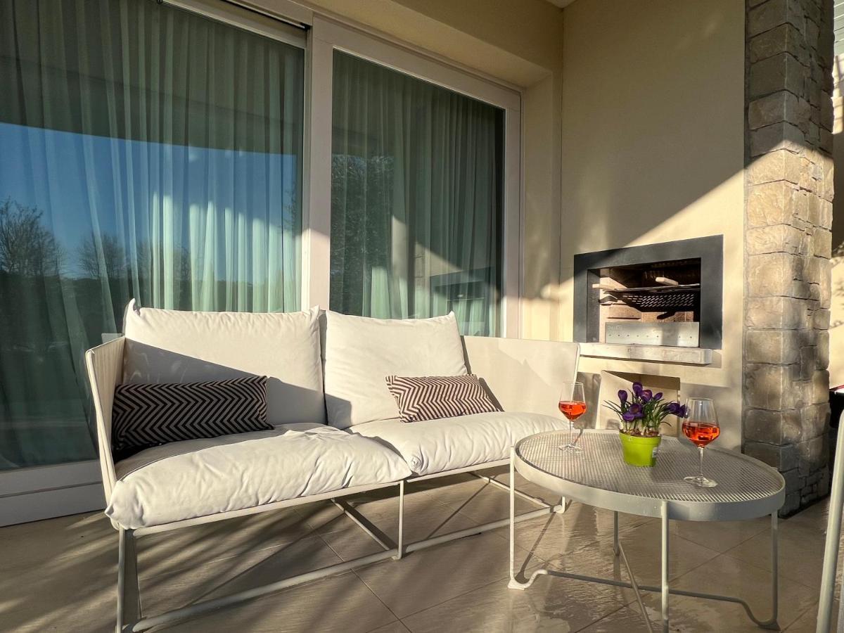Paganini Suites And Apartments Сирмионе Экстерьер фото