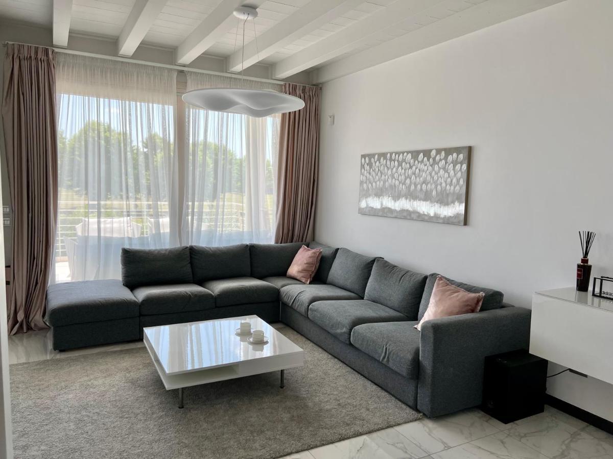 Paganini Suites And Apartments Сирмионе Экстерьер фото