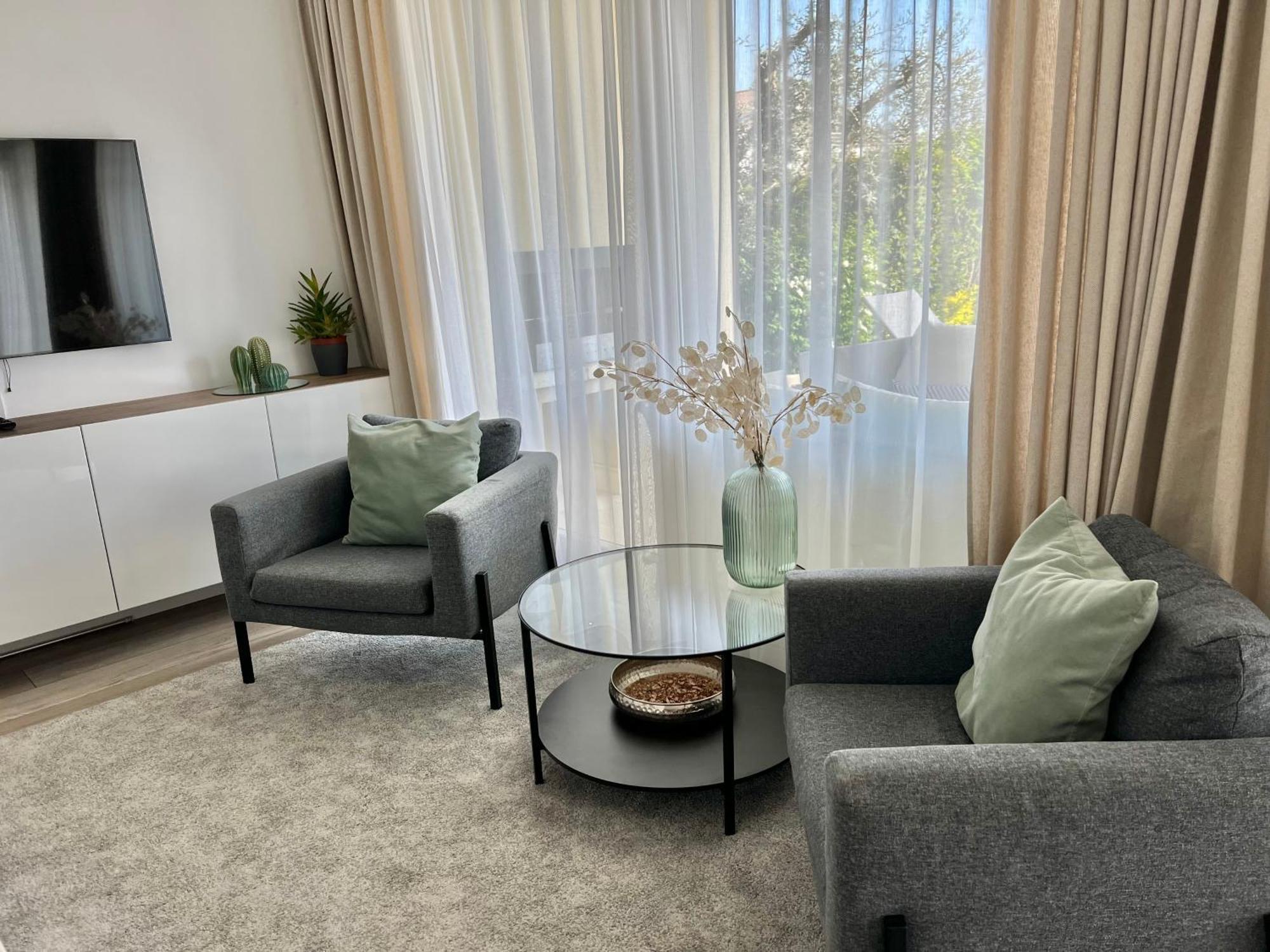 Paganini Suites And Apartments Сирмионе Экстерьер фото